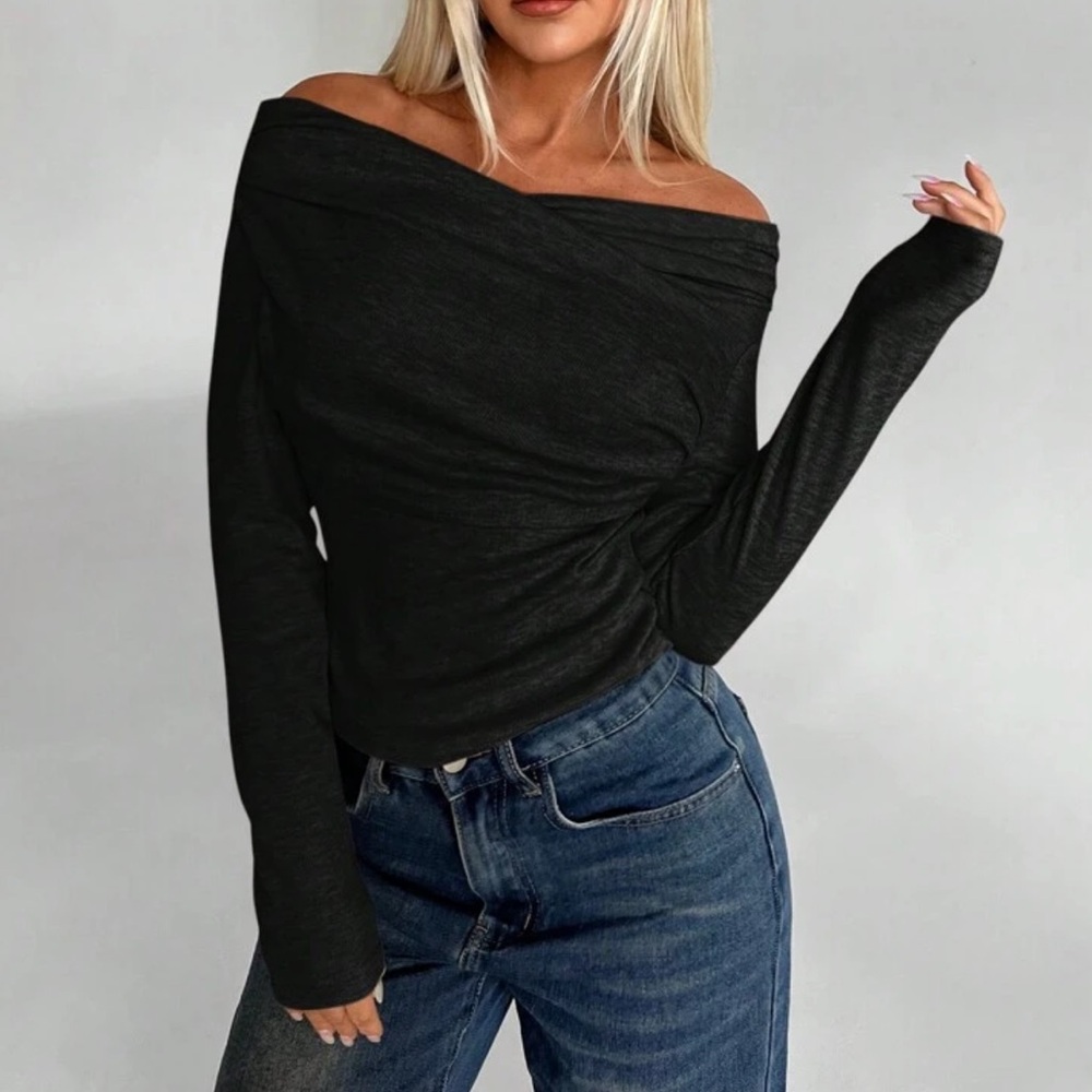 Off-Shoulder top